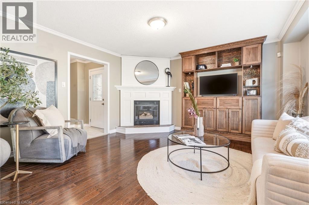 95 THORNLODGE Drive - 5