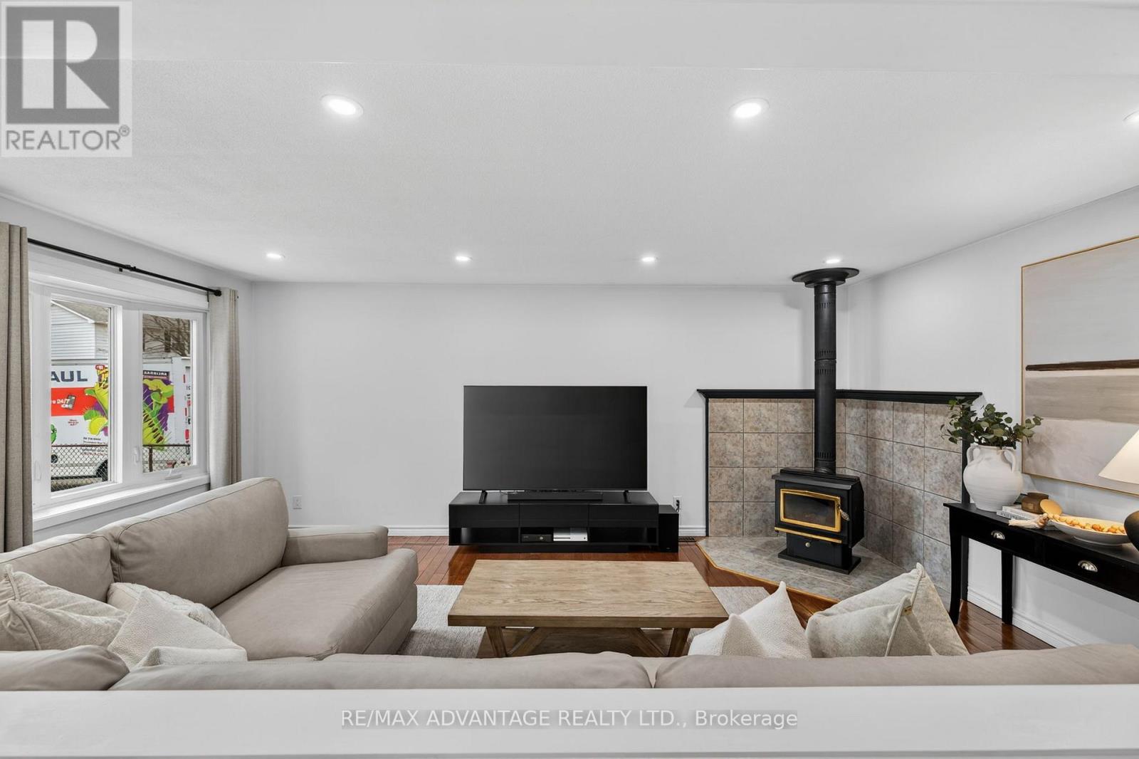 60 WEXFORD AVENUE - 12