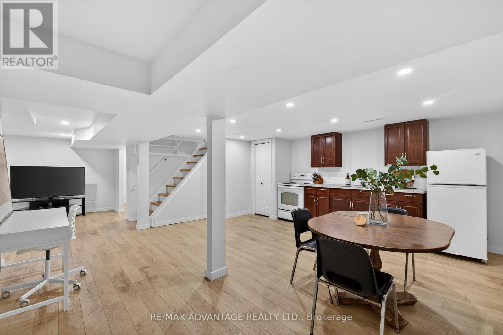 60 WEXFORD AVENUE - 26