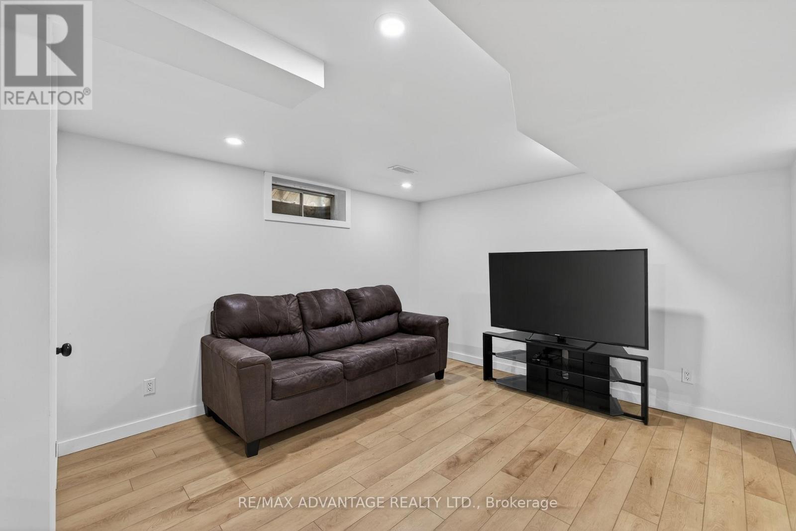 60 WEXFORD AVENUE - 29