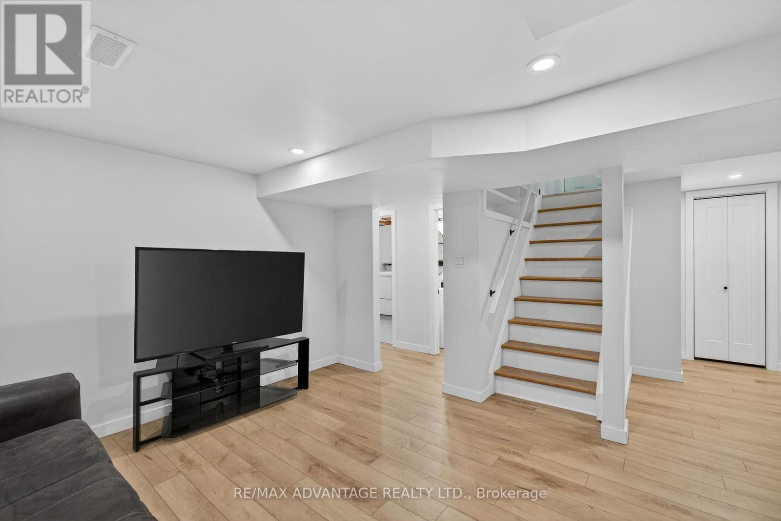 60 WEXFORD AVENUE - 30