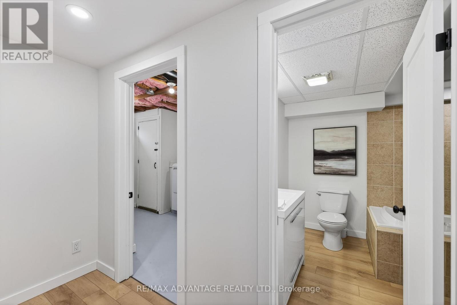 60 WEXFORD AVENUE - 32