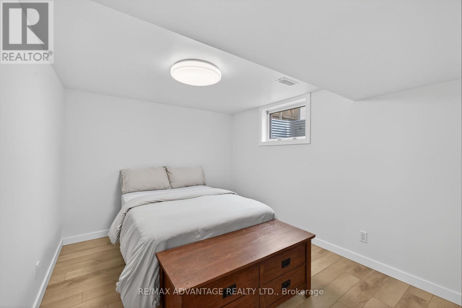 60 WEXFORD AVENUE - 33