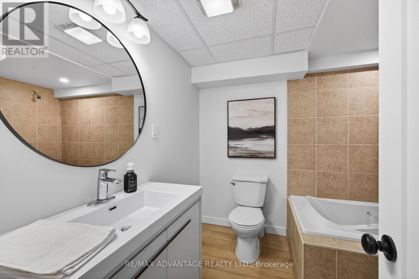 60 WEXFORD AVENUE - 35