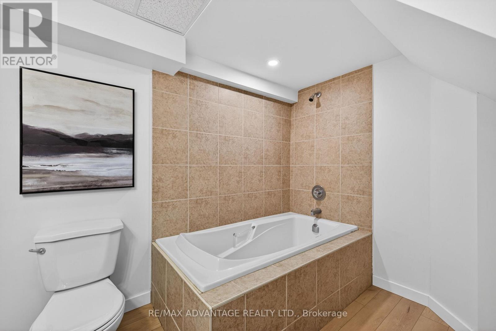 60 WEXFORD AVENUE - 36