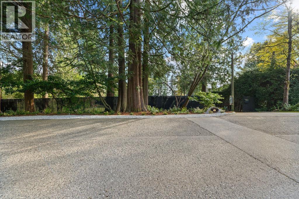 2976 PALMERSTON AVENUE — photo 8
