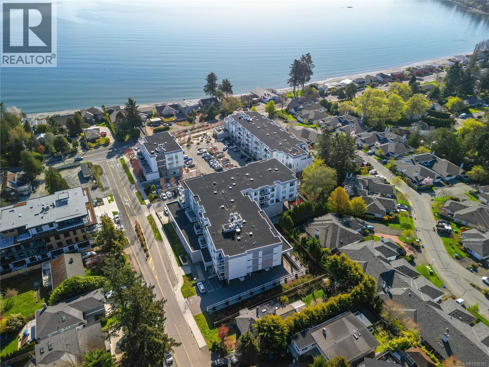 214 5120 Cordova Bay Road, Saanich