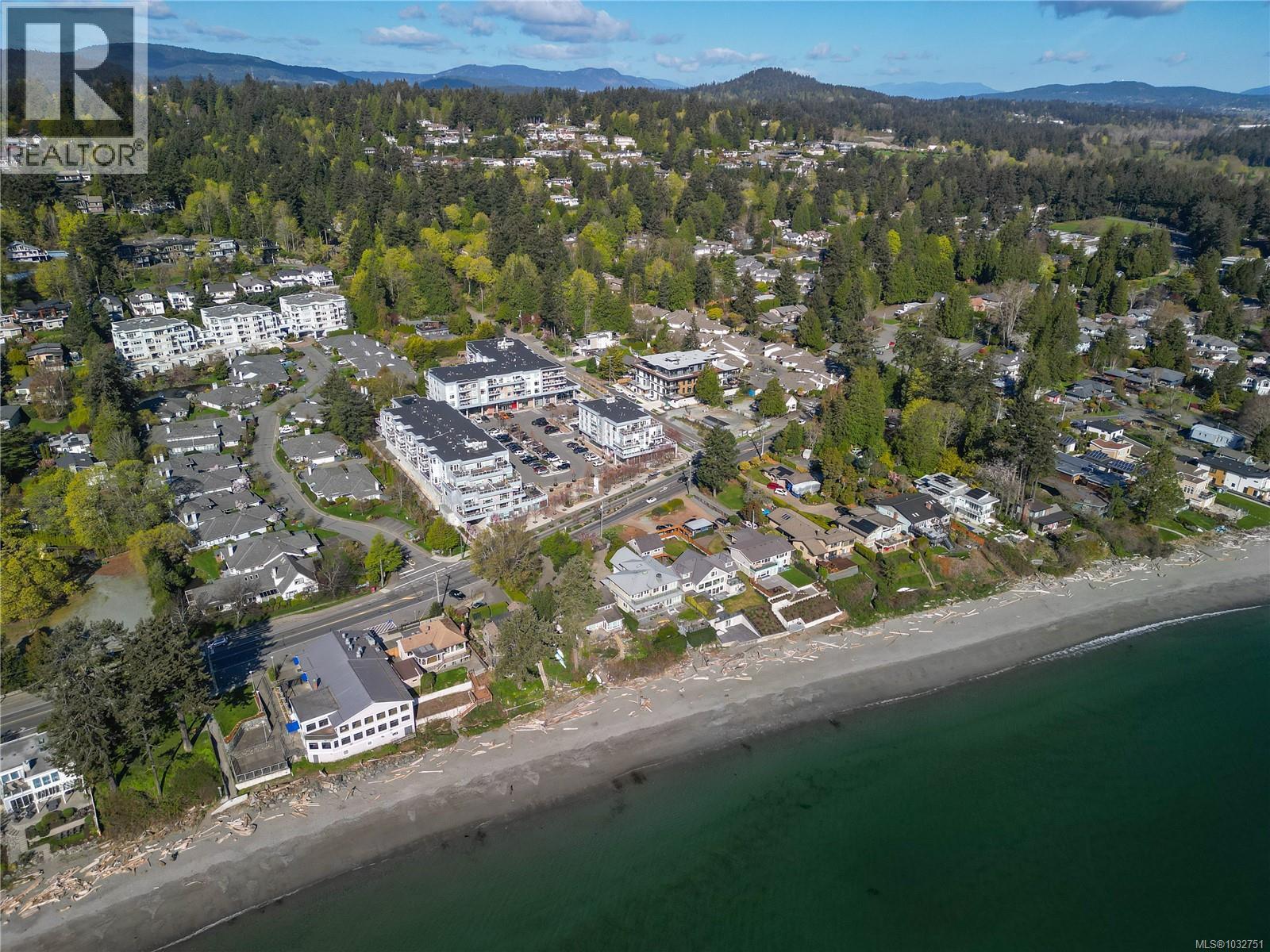 214 5120 Cordova Bay Road, Saanich