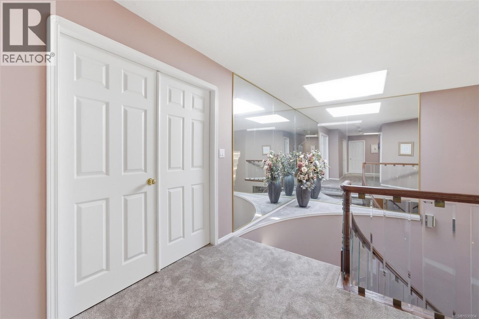  1032 Valewood Trail, Saanich