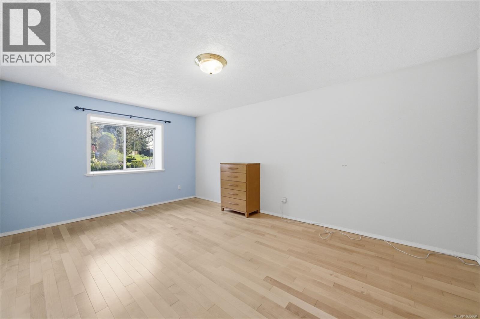  1032 Valewood Trail, Saanich