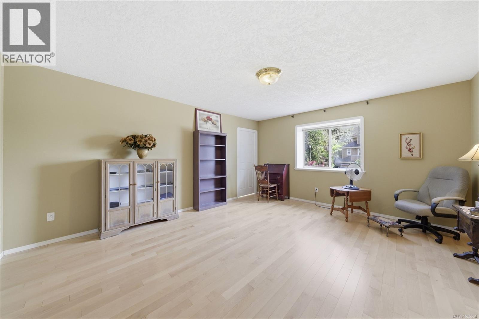  1032 Valewood Trail, Saanich