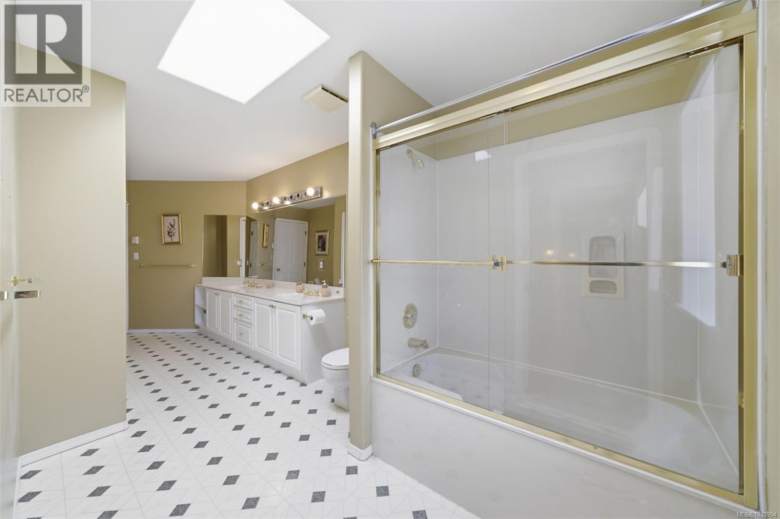  1032 Valewood Trail, Saanich