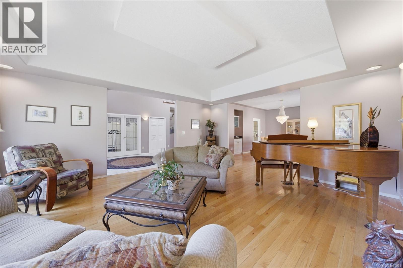  1032 Valewood Trail, Saanich