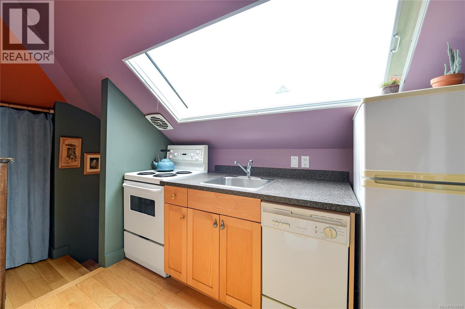 #4 2109 Chambers St - 11