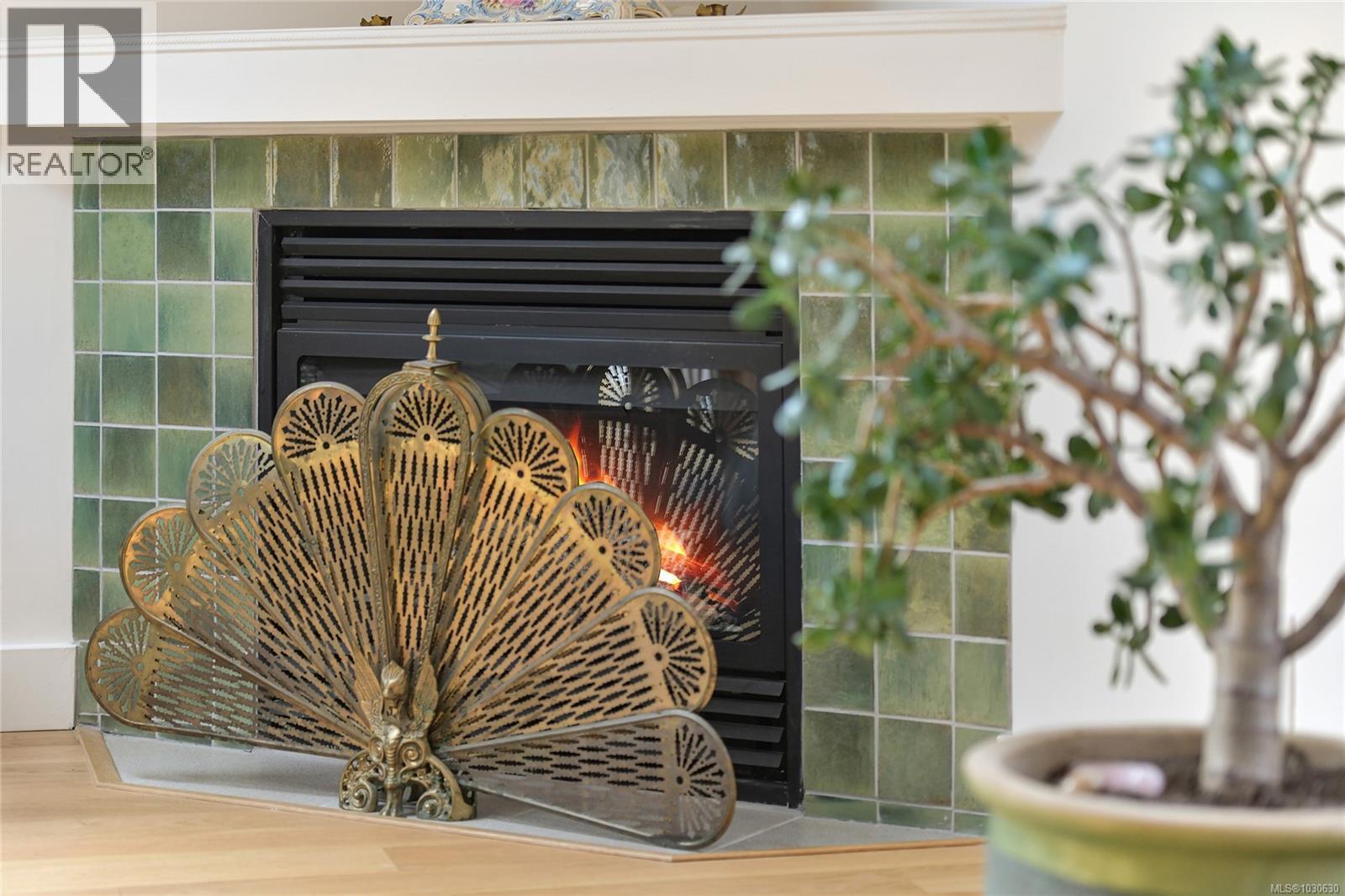 #4 2109 Chambers St - 14