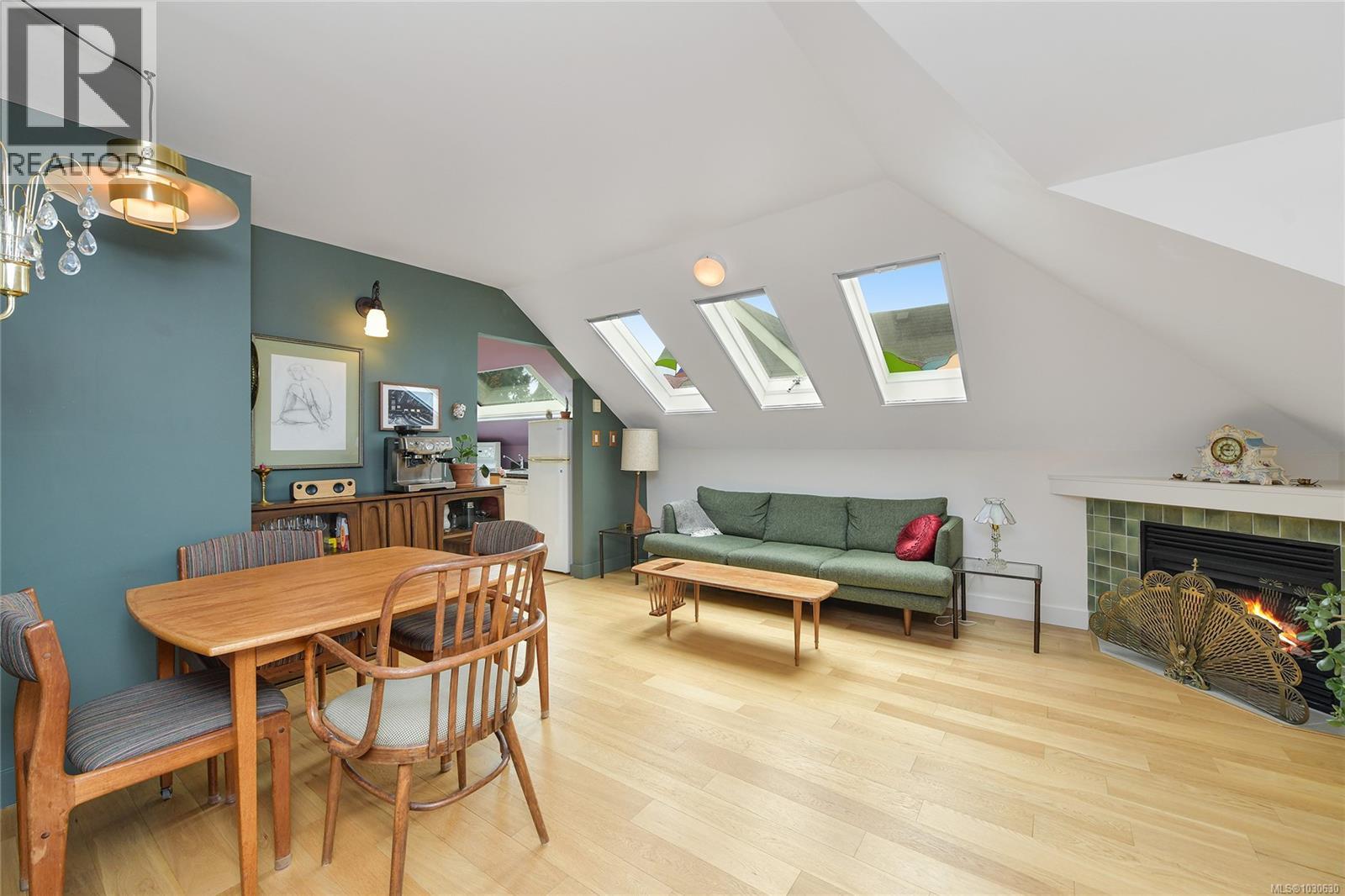 #4 2109 Chambers St - 19