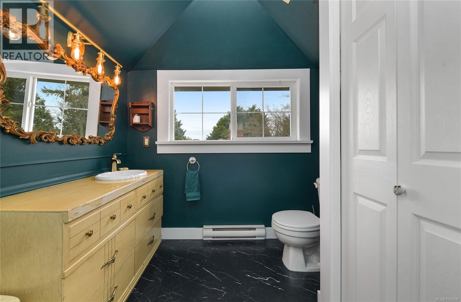 #4 2109 Chambers St - 23