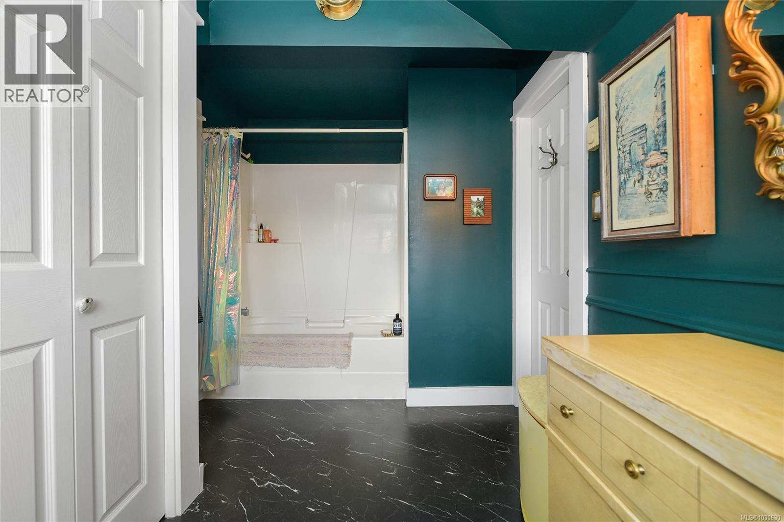 #4 2109 Chambers St - 24