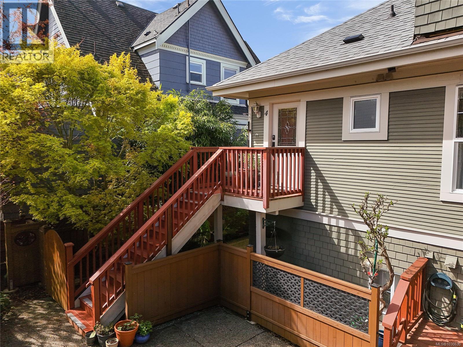 #4 2109 Chambers St - 28