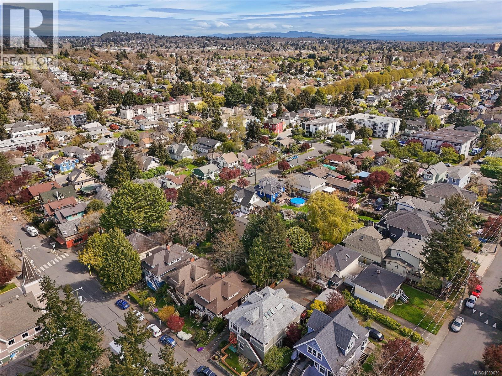 #4 2109 Chambers St - 45