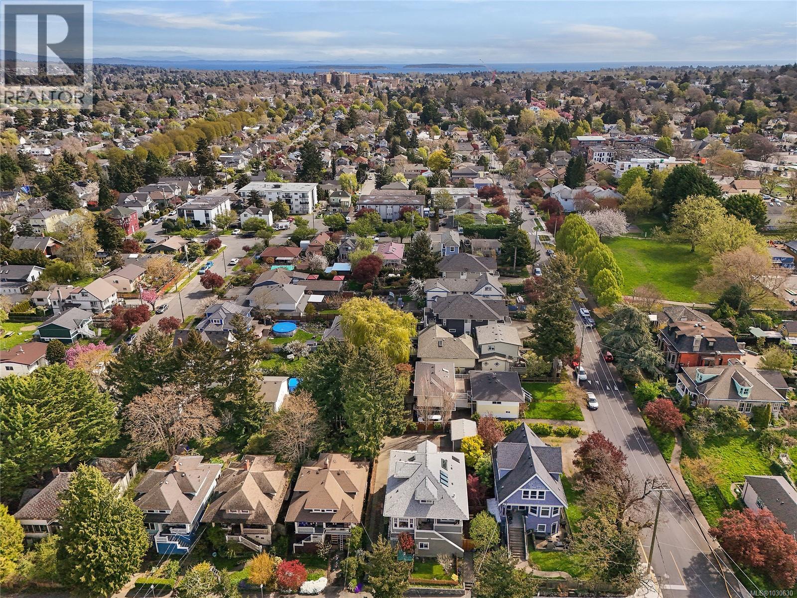 #4 2109 Chambers St - 46