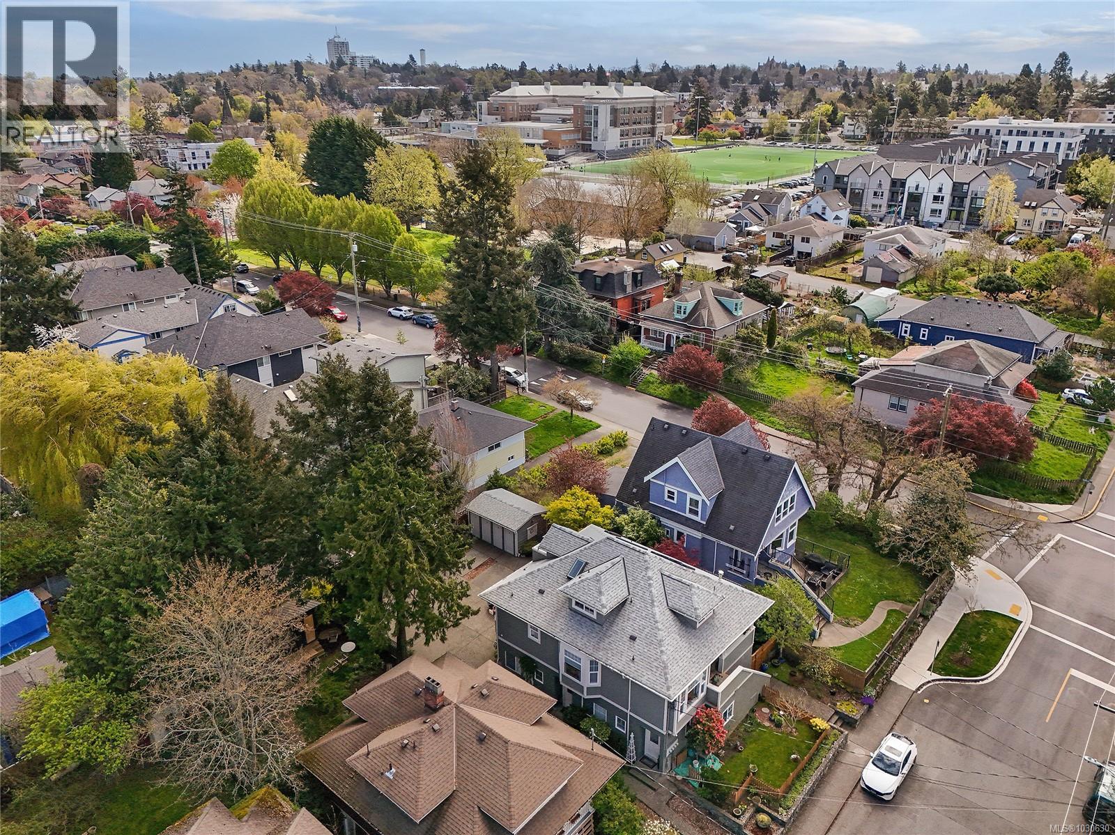 #4 2109 Chambers St - 50