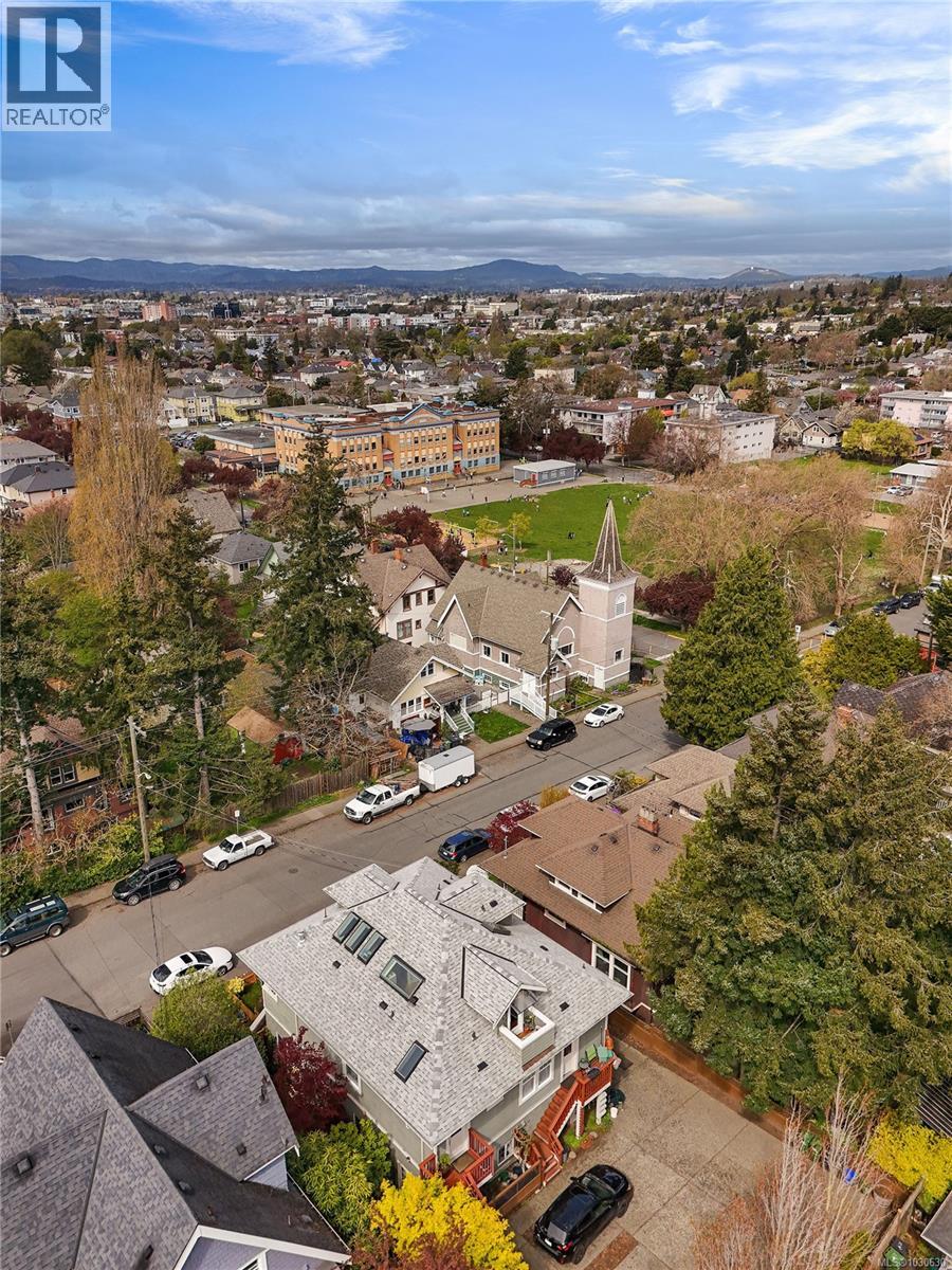 #4 2109 Chambers St - 51