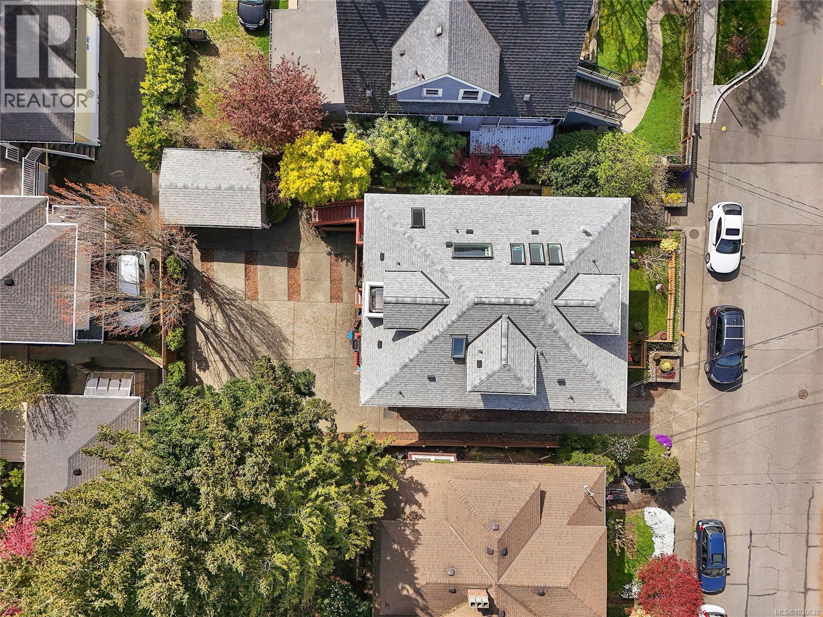 #4 2109 Chambers St - 6