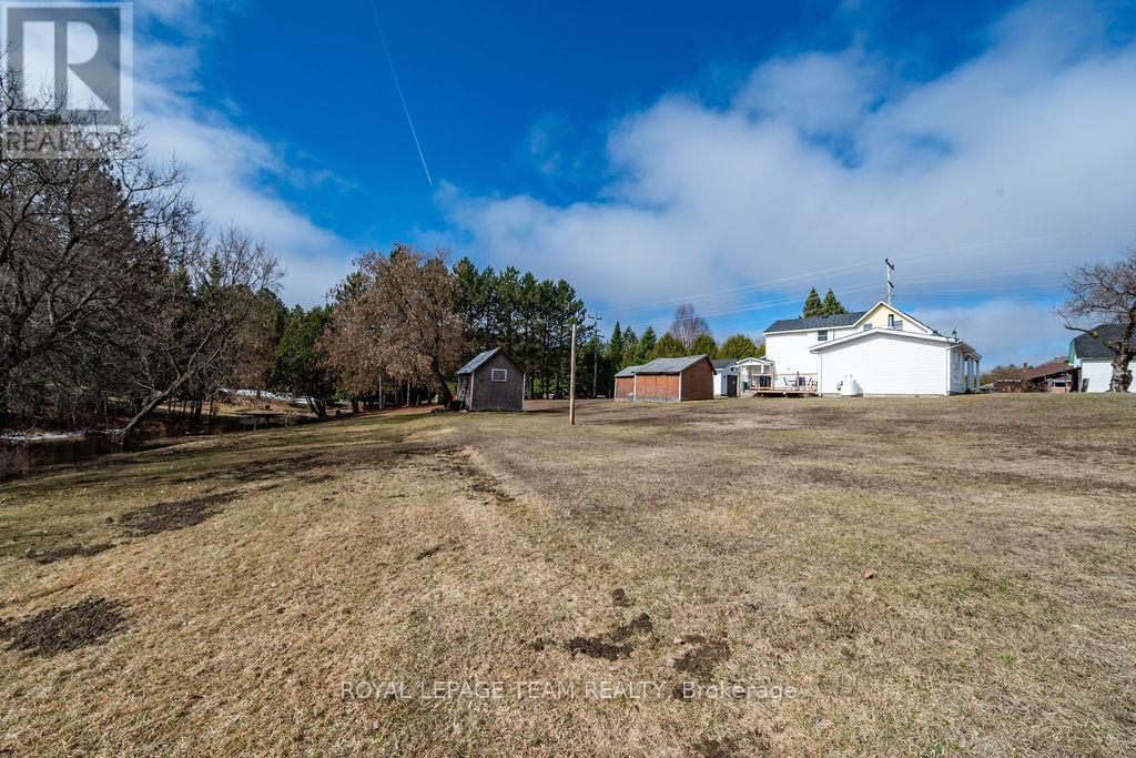 3709 OLD BARRYS BAY ROAD — photo 13