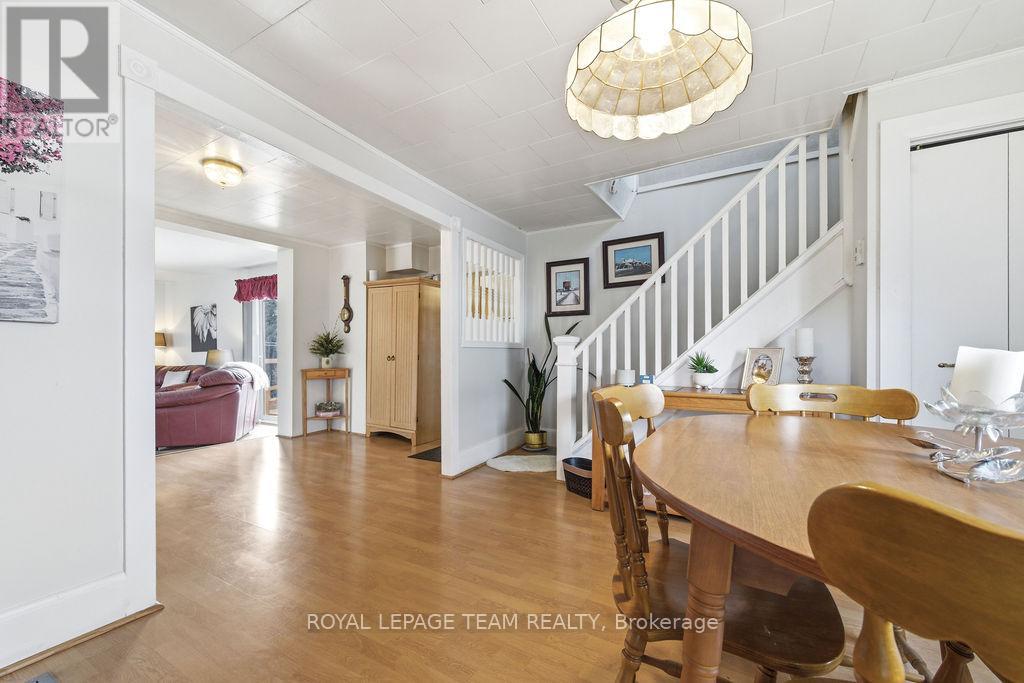 3709 OLD BARRYS BAY ROAD — photo 35