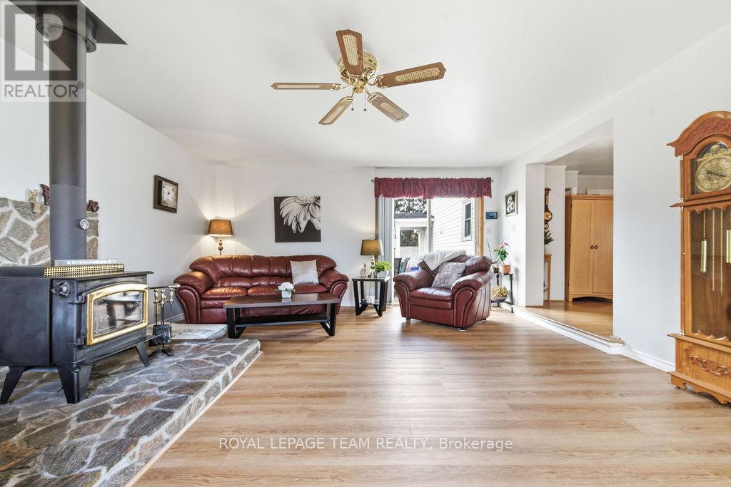 3709 OLD BARRYS BAY ROAD - 37