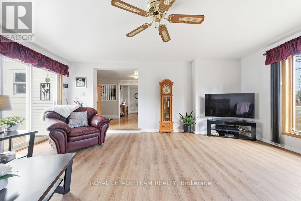 3709 OLD BARRYS BAY ROAD - 41