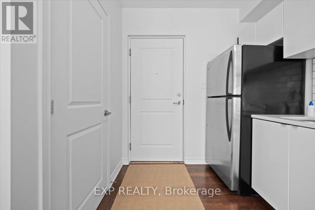 #121 429 KENT STREET - 2