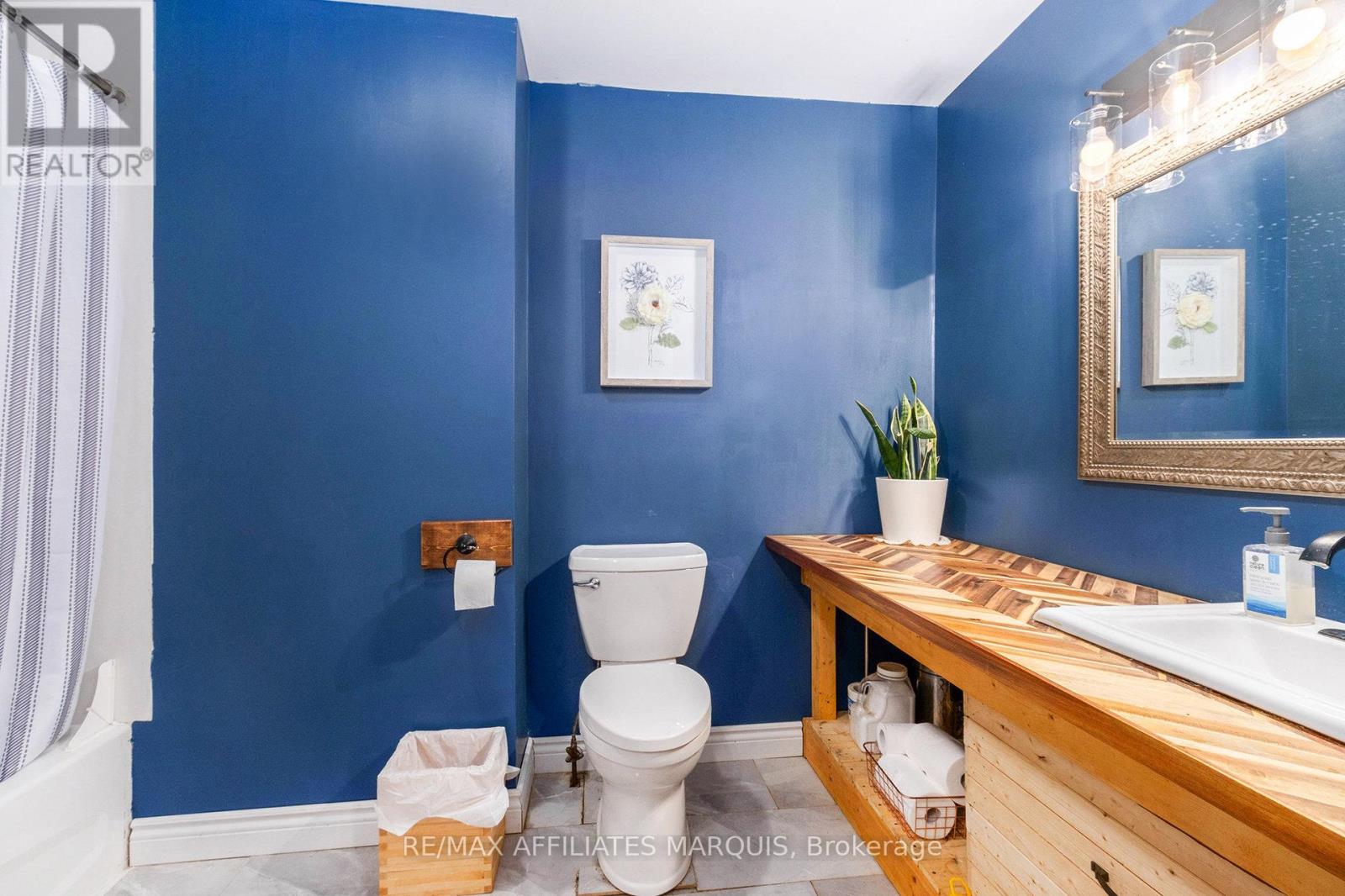 Main 3 pc bathroom