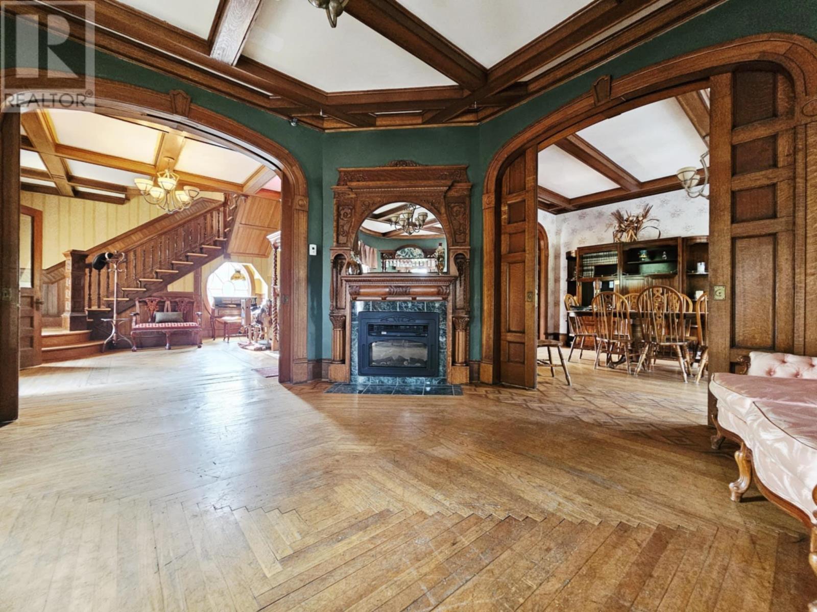 Property 16 of 49 of 435 Prince Street