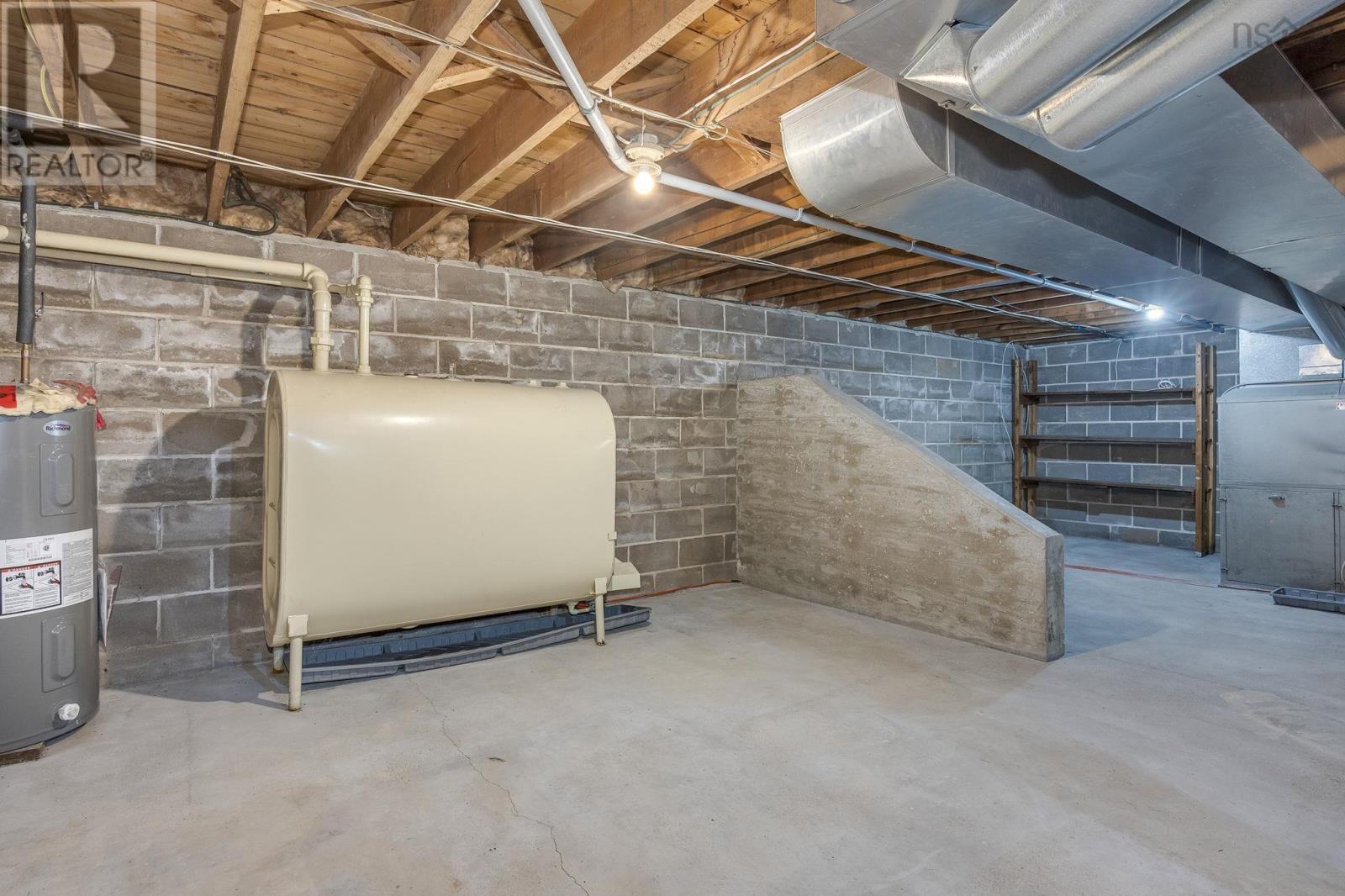 Property 32 of 41 of 139 Main Street