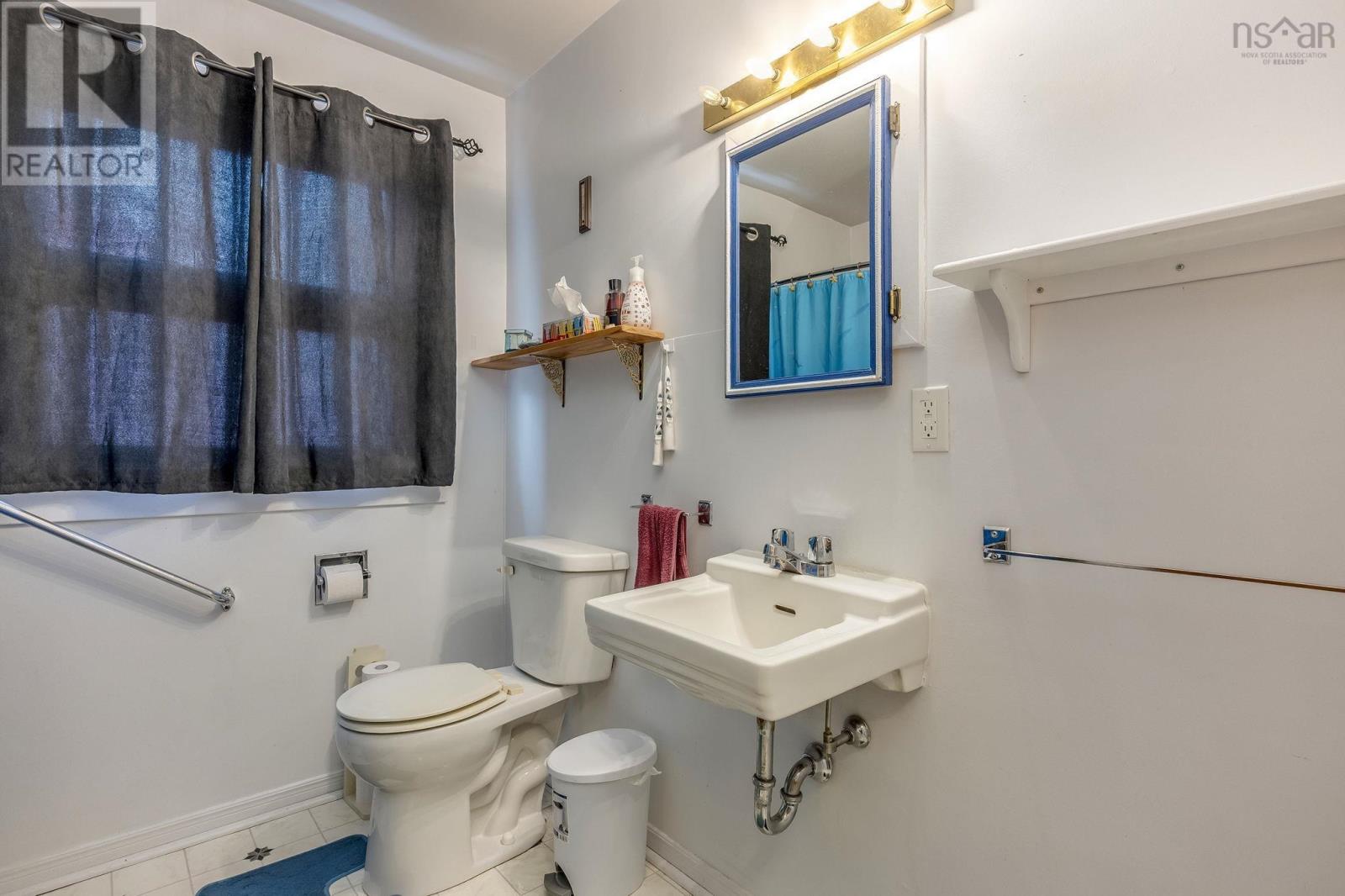 Property 28 of 41 of 139 Main Street