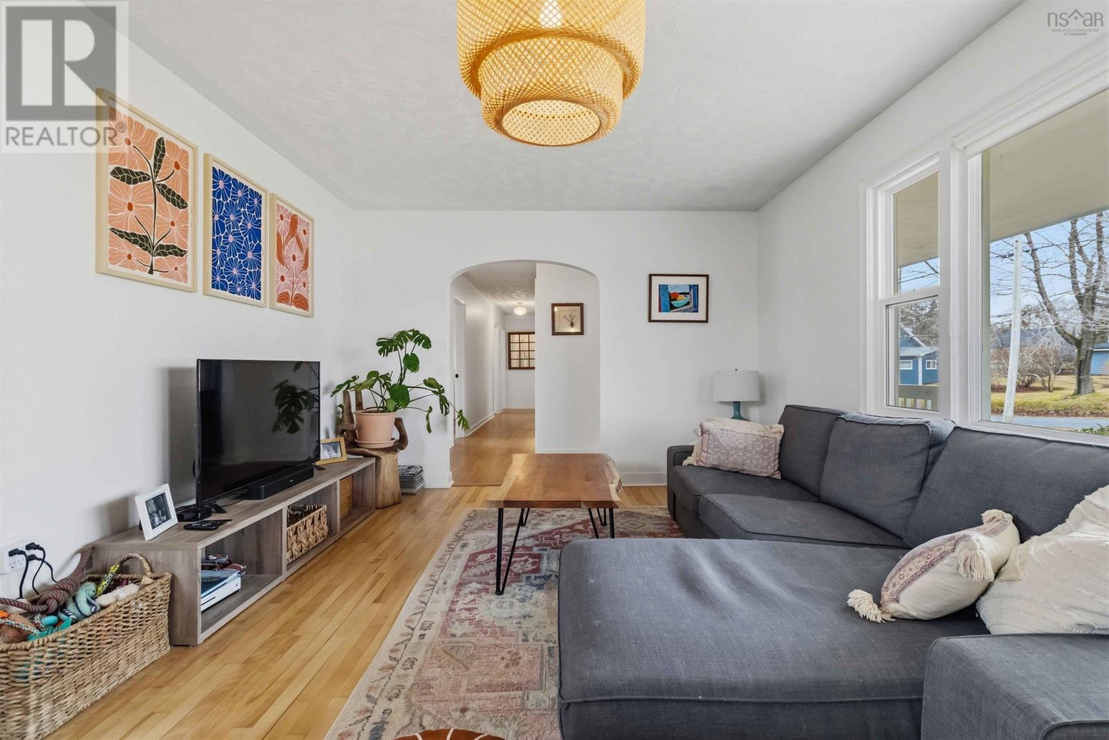 Property 14 of 50 of 65 Back Road