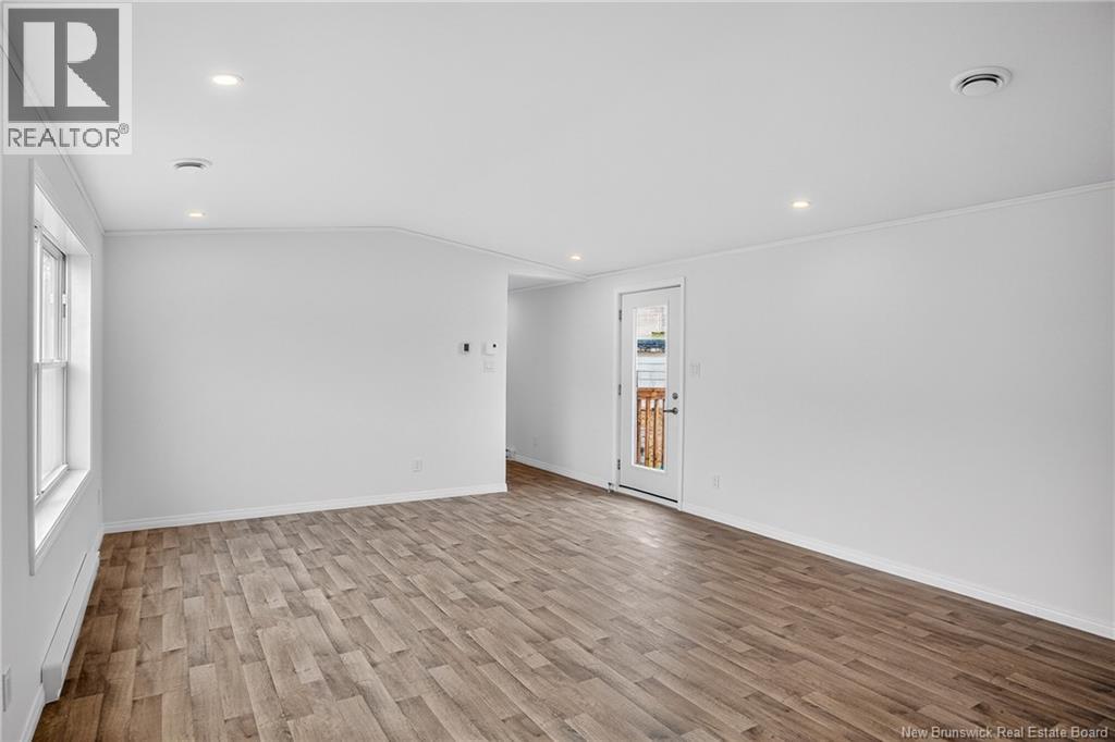 77 Violet Street - 9