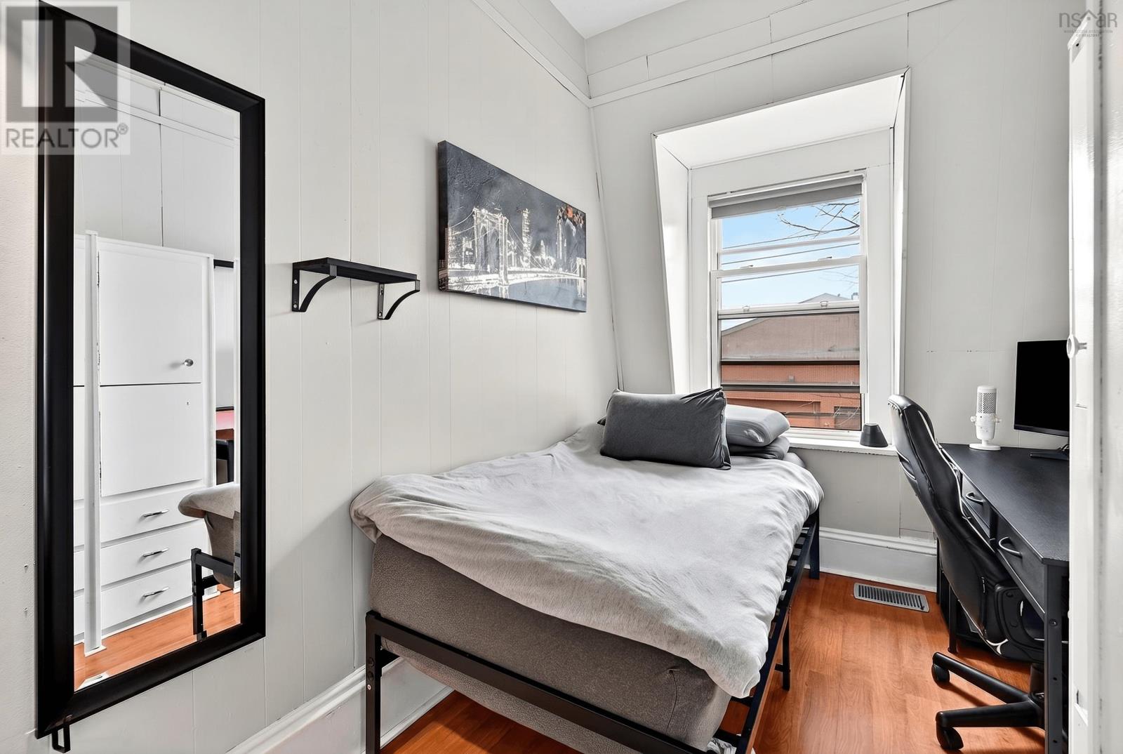 Property 23 of 31 of 2490 John Street