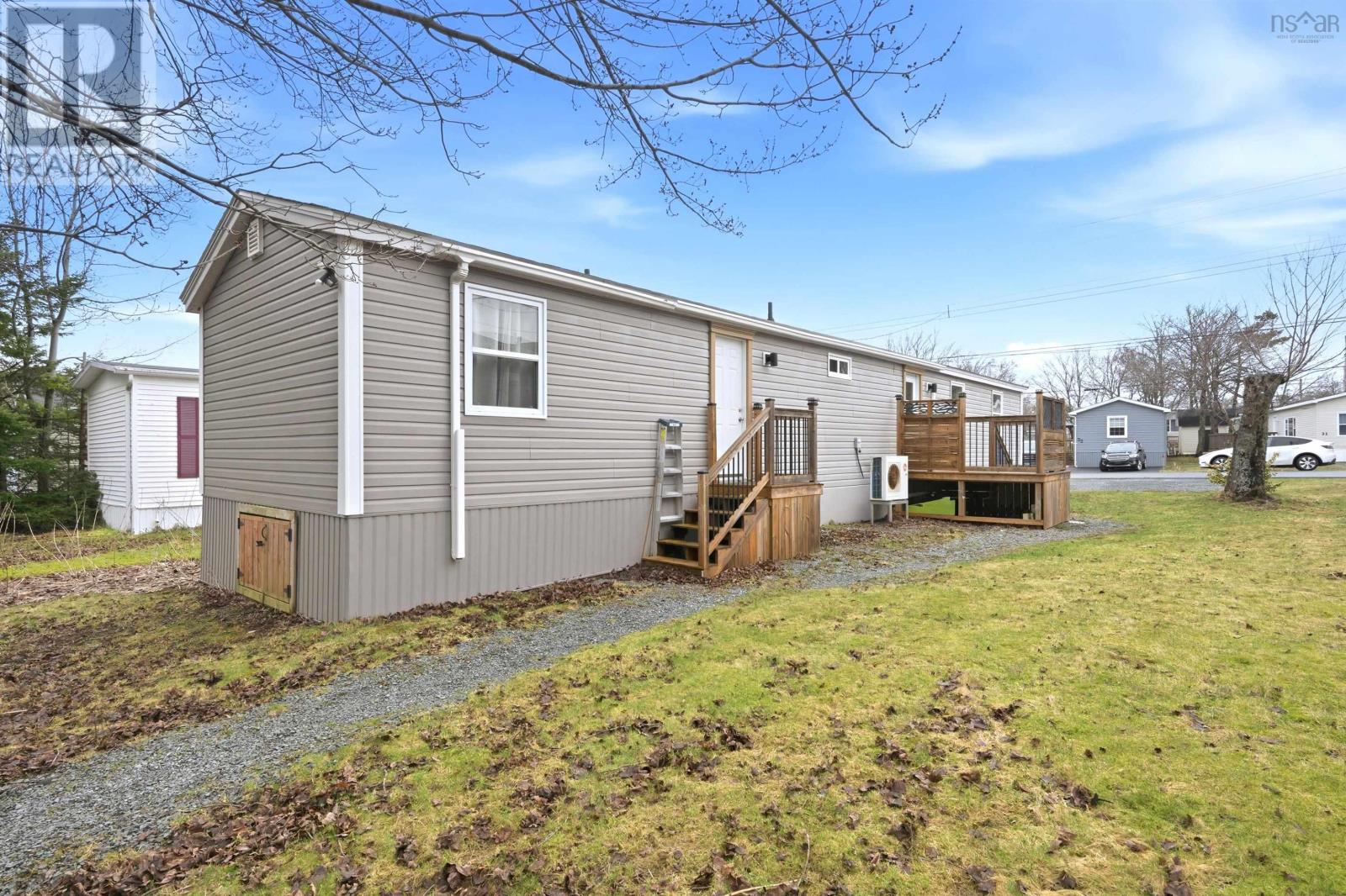 Property 24 of 24 of 40 Champlain Avenue