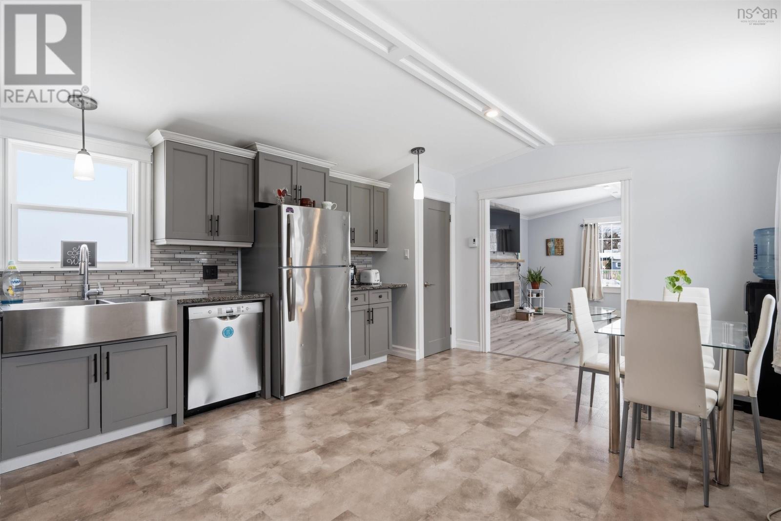 Property 7 of 24 of 40 Champlain Avenue