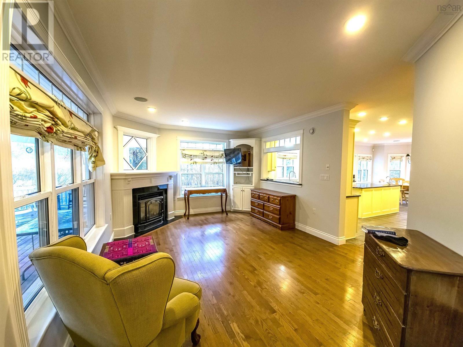 17 NICHOLSON COURT - 12