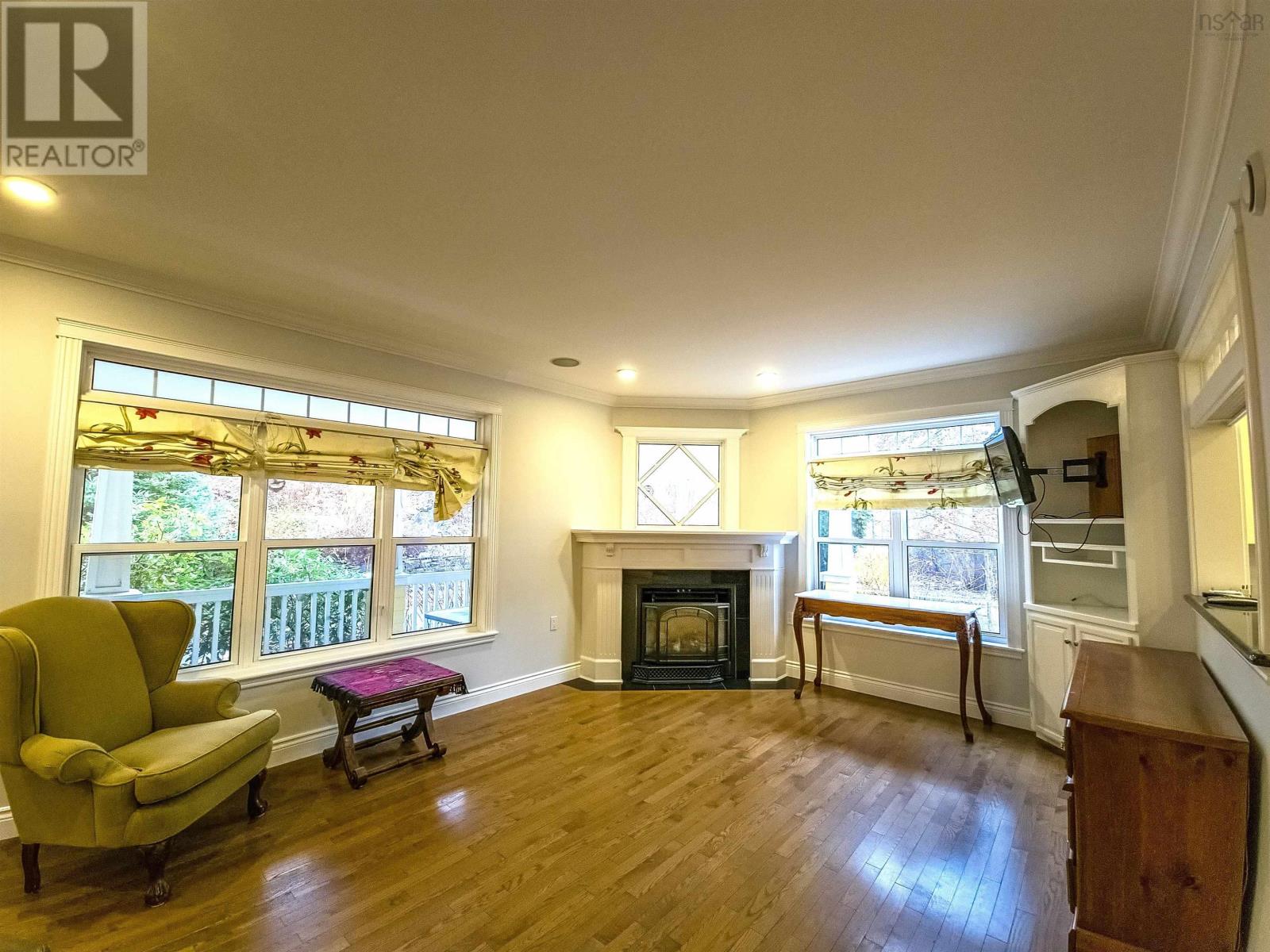 17 NICHOLSON COURT - 13