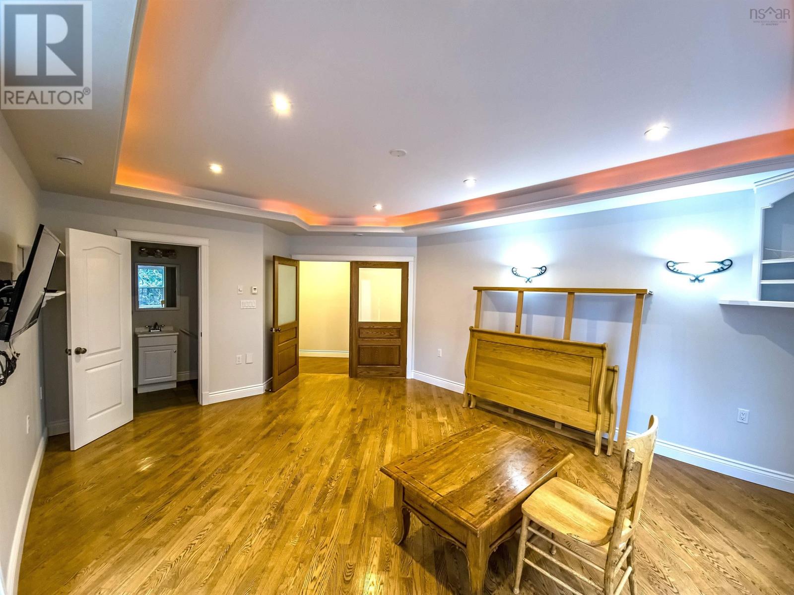 17 NICHOLSON COURT - 21