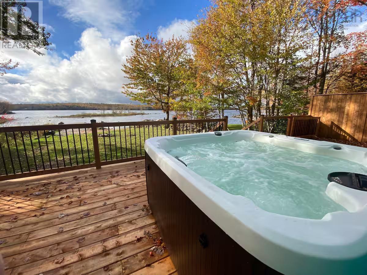 Property 2 of 34 of 195 Falkenham Road