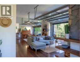 5582 Hooson Road, Pender Island, BC V0N2M1 Photo 6