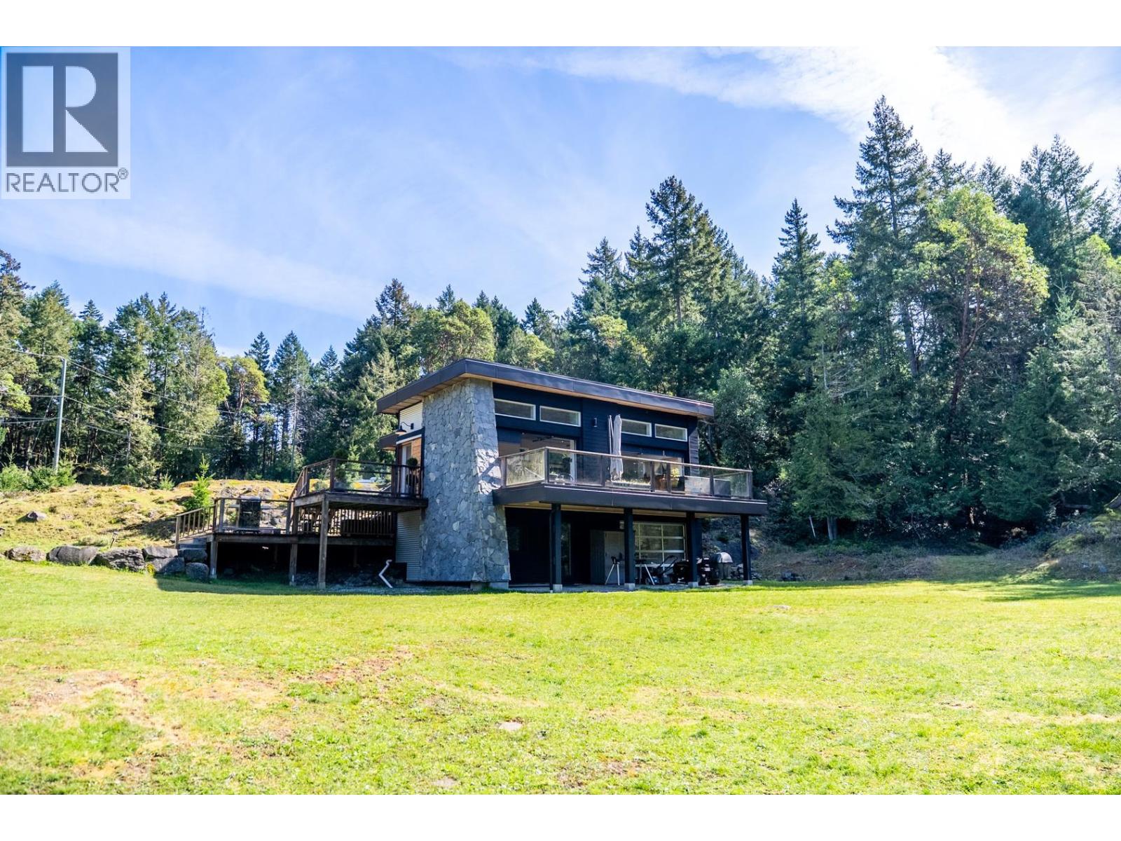 5582 HOOSON ROAD, Pender Island