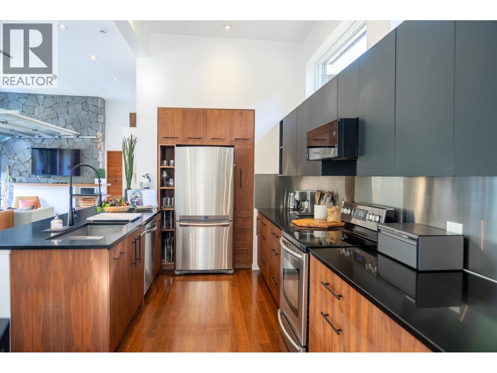 5582 HOOSON ROAD, Pender Island