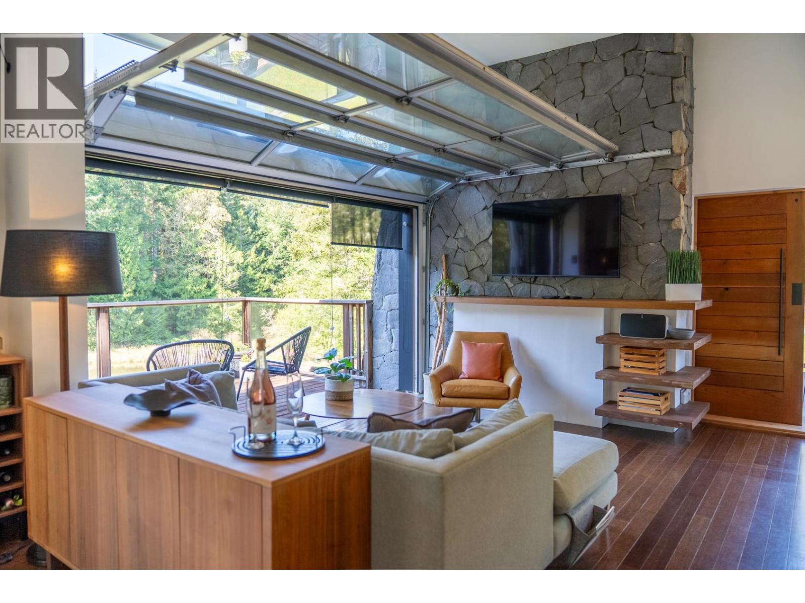 5582 HOOSON ROAD, Pender Island